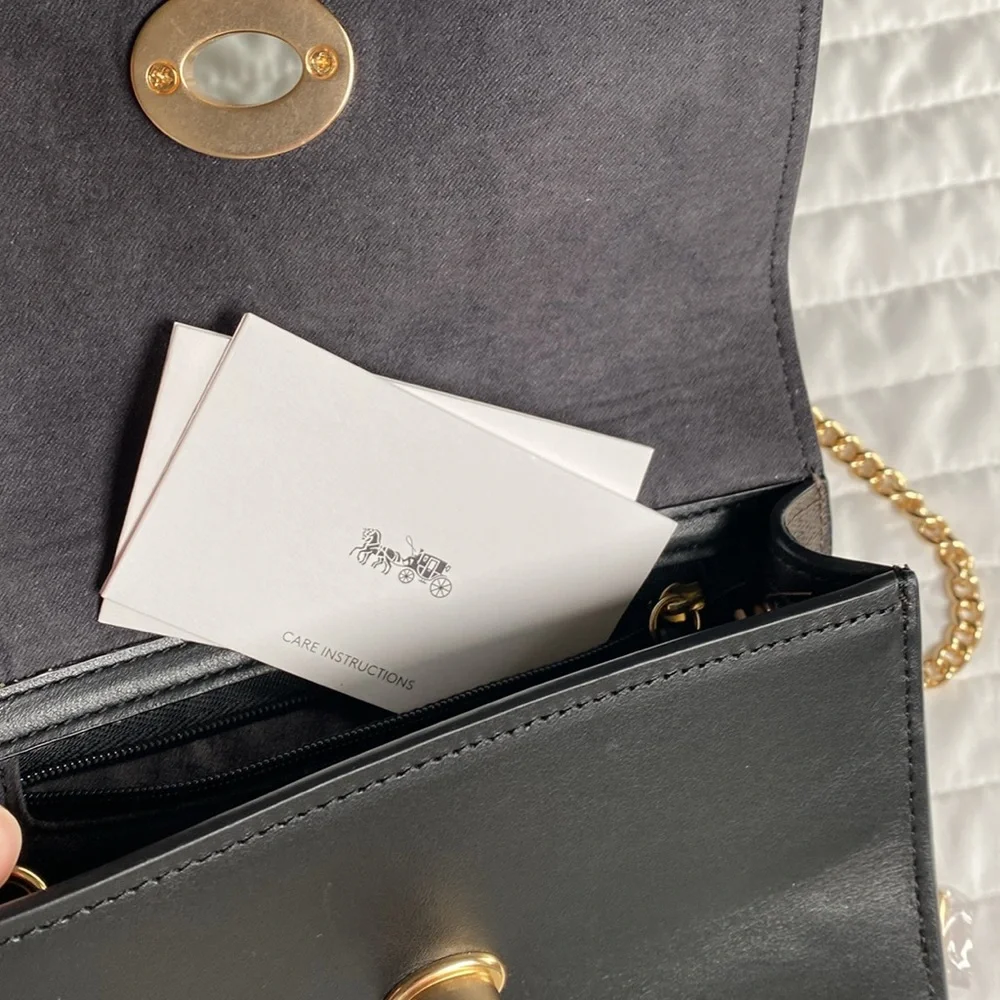 Coach crossbody bag with gold chain - Picture 6 of 7